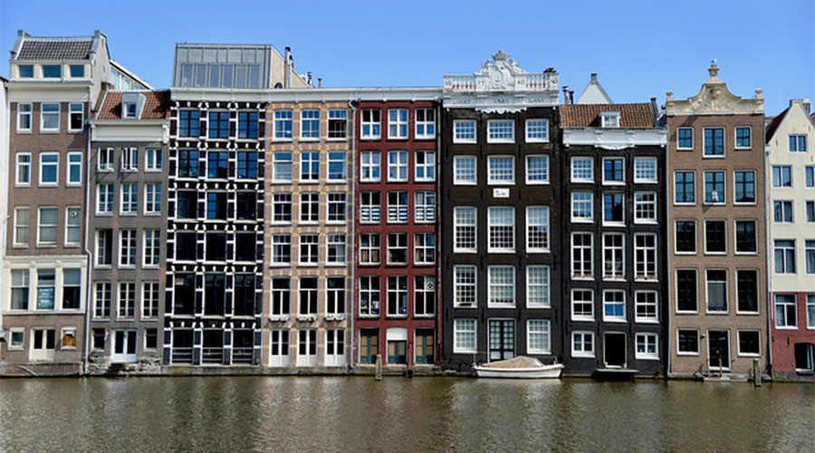 Ook de huizenmarkt in Amsterdam is stijgende. Foto Pixabay.